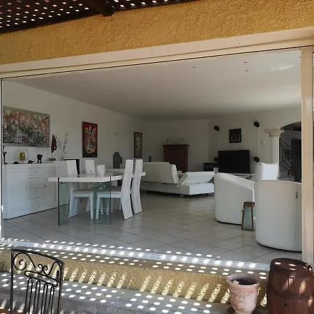 Superbe Aux Abords De Hotel Narbona